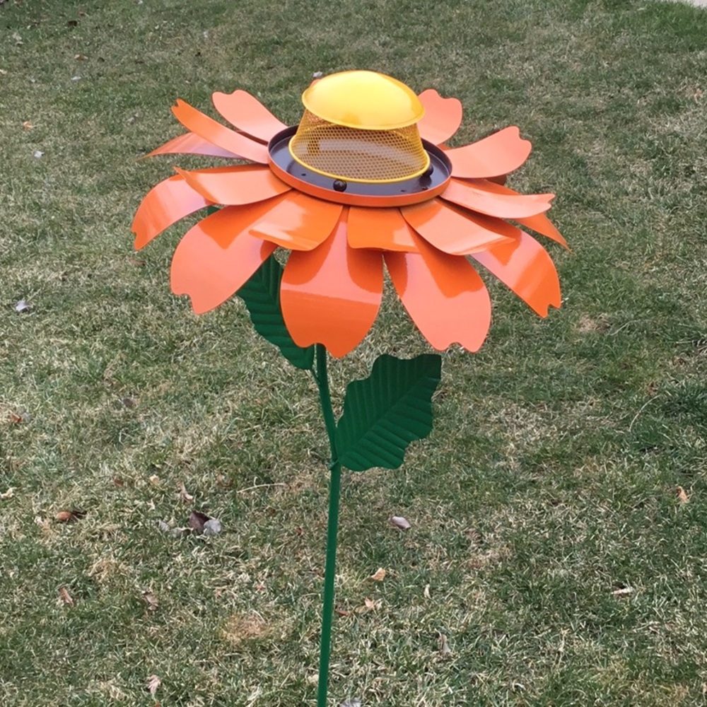 FLASH SALE Garden Daisy Bird Feeder